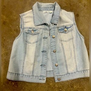 Women’s large blue Jean denim vest rhinestone buttons